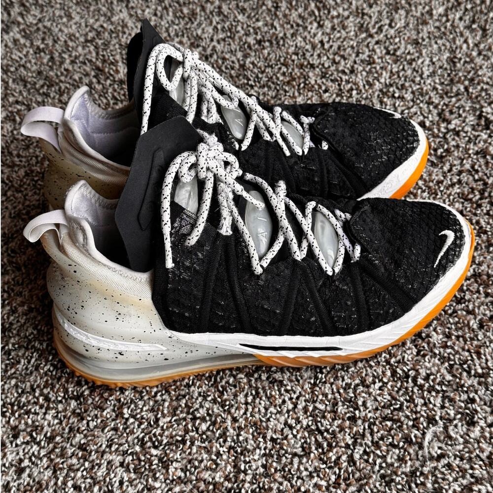 Nike LeBron 18 in the Black White Gum Sole Size 7.5 Great Condition